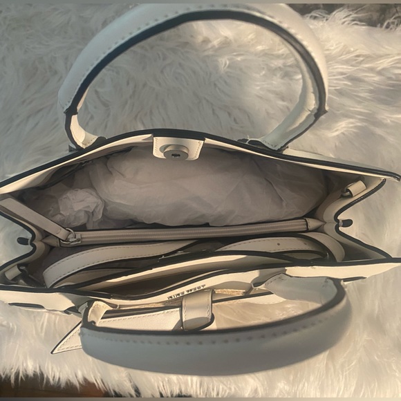 Nine West Beautiful White Leather Handbag with a long shoulder strap Brand New - Picture 6 of 16